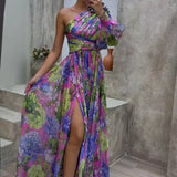 Monica - Elegant and Flowing Dress